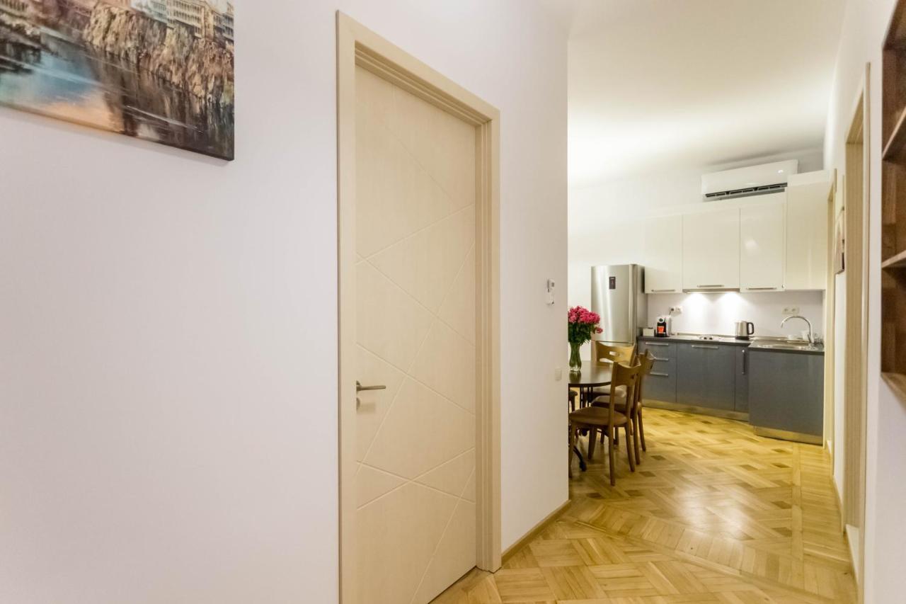 Luxury 3 Bedroom Apartment By Freedom Square City Center Tbilisi Exterior foto
