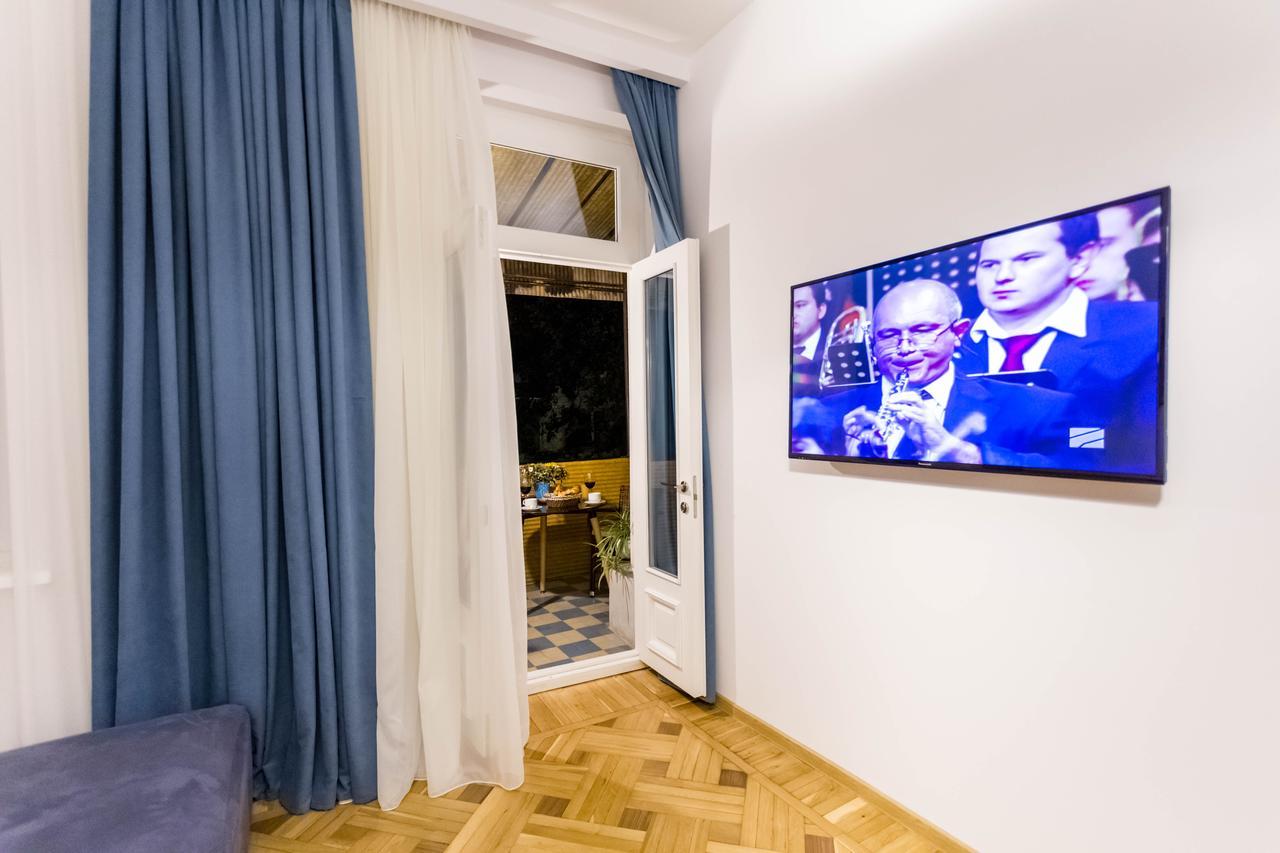Luxury 3 Bedroom Apartment By Freedom Square City Center Tbilisi Exterior foto