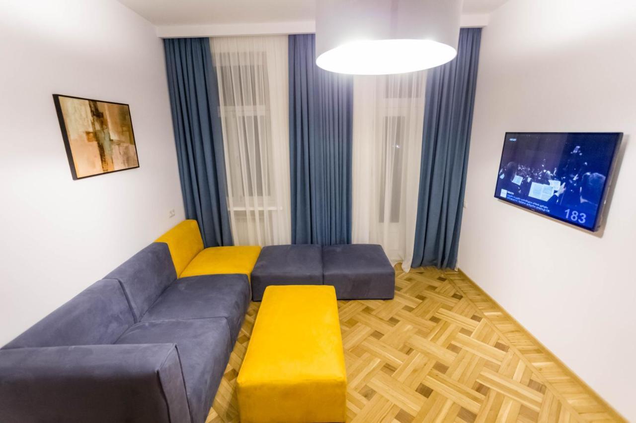 Luxury 3 Bedroom Apartment By Freedom Square City Center Tbilisi Exterior foto